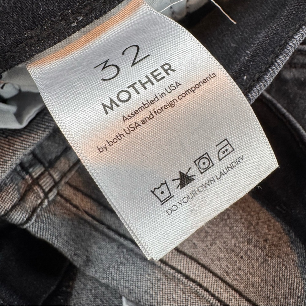 MOTHER The Weekender Fray Black Jeans - Picture 3 of 5
